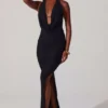 Robe longue à encolure plongeante et capuche Mariposa en noir