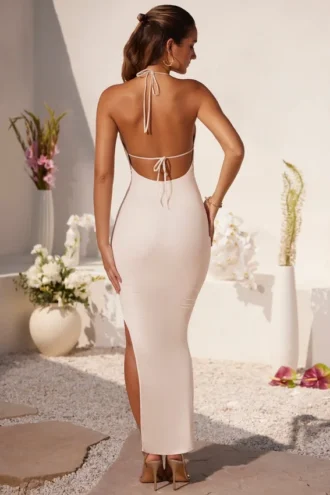Robe longue à encolure plongeante et col bénitier Mariposa, couleur ivoire