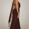 Robe longue à encolure plongeante et dos nu en jersey souple Navina, couleur chocolat Robe longue à encolure plongeante et dos nu en jersey souple Navina, couleur chocolat