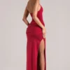 Robe longue à encolure plongeante et dos nu Oona, couleur rouge cerise Robe longue à encolure plongeante et dos nu Oona, couleur rouge cerise