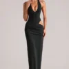 Robe longue à encolure plongeante et dos nu Oona en noir Robe longue à encolure plongeante et dos nu Oona en noir