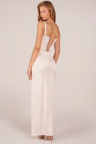 Robe longue fendue jusqu&rsquo;aux cuisses avec corset Marleigh, couleur ivoire
