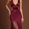 Robe longue à franges et décolleté plongeant Solferina, couleur rouge vin Robe longue à franges et décolleté plongeant Solferina, couleur rouge vin