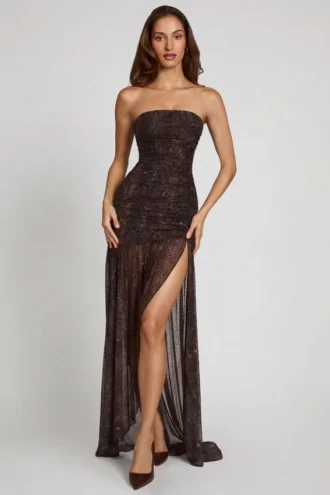 Robe longue froncée à bandeau Ersilia avec ornements Hotfix serpent