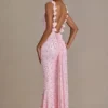 Robe longue haut de gamme Ariette à dos nu et ornements, rose pâle Robe longue haut de gamme Ariette à dos nu et ornements, rose pâle