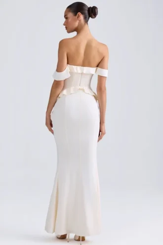 Robe longue Hemera à volants et épaules dénudées, couleur ivoire