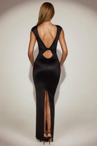 Robe longue Hivera en satin à col bateau et dos torsadé, couleur noire