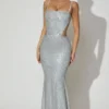 Robe longue Katalia à découpes et ornements, couleur argent Robe longue Katalia à découpes et ornements, couleur argent