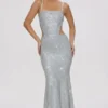 Robe longue Katalia à découpes et ornements, couleur argent Robe longue Katalia à découpes et ornements, couleur argent