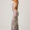 Robe longue Lucienne à découpes et ornements, coupe en queue de poisson, couleur lilas Robe longue Lucienne à découpes et ornements, coupe en queue de poisson, couleur lilas
