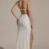 Robe longue Lucienne à découpes et ornements, coupe en queue de poisson, en blanc Robe longue Lucienne à découpes et ornements, coupe en queue de poisson, en blanc