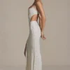 Robe longue Lucienne à découpes et ornements, coupe en queue de poisson, en blanc Robe longue Lucienne à découpes et ornements, coupe en queue de poisson, en blanc