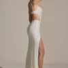 Robe longue Lucienne à découpes et ornements, coupe en queue de poisson, en blanc Robe longue Lucienne à découpes et ornements, coupe en queue de poisson, en blanc