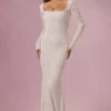 Robe longue à manches longues en dentelle Isolde, couleur ivoire Robe longue à manches longues en dentelle Isolde, couleur ivoire