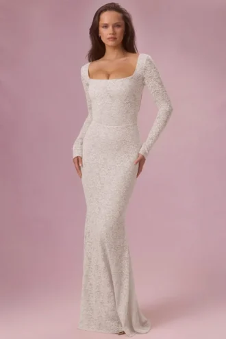 Robe longue à manches longues en dentelle Isolde, couleur ivoire