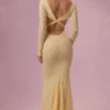 Robe longue à manches longues en dentelle Isolde, couleur jaune beurre Robe longue à manches longues en dentelle Isolde, couleur jaune beurre