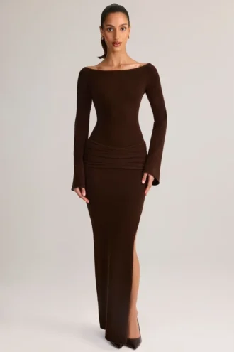 Robe longue à manches longues et col bateau en maille côtelée Isay, couleur chocolat