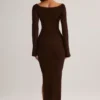 Robe longue à manches longues et col bateau en maille côtelée Isay, couleur chocolat Robe longue à manches longues et col bateau en maille côtelée Isay, couleur chocolat
