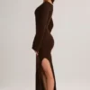 Robe longue à manches longues et col bateau en maille côtelée Isay, couleur chocolat Robe longue à manches longues et col bateau en maille côtelée Isay, couleur chocolat