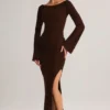 Robe longue à manches longues et col bateau en maille côtelée Isay, couleur chocolat Robe longue à manches longues et col bateau en maille côtelée Isay, couleur chocolat