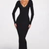 Robe longue à manches longues et décolleté plongeant en modal côtelé Noa, couleur noire Robe longue à manches longues et décolleté plongeant en modal côtelé Noa, couleur noire