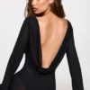 Robe longue à manches longues et dos nu en jersey transparent Frances, couleur noir Robe longue à manches longues et dos nu en jersey transparent Frances, couleur noir
