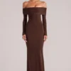 Robe longue à manches longues et épaules dénudées Depny, couleur chocolat Robe longue à manches longues et épaules dénudées Depny, couleur chocolat