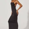 Robe longue moulante froncée Ryatt en noir Robe longue moulante froncée Ryatt en noir