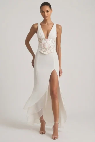 Robe longue Nathalia à corset plissé et décolleté plongeant, couleur ivoire