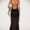 Robe longue noire à encolure en cœur et dos nu, ornée de paillettes, Amarelle Robe longue noire à encolure en cœur et dos nu, ornée de paillettes, Amarelle
