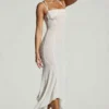 Robe longue à ourlet en pointe ornée Dole, en blanc