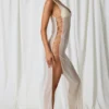 Robe longue Pacifica à découpes et détails nacrés, blanc perle Robe longue Pacifica à découpes et détails nacrés, blanc perle