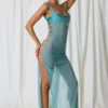 Robe longue Pacifica à découpes et détails perles, couleur turquoise Robe longue Pacifica à découpes et détails perles, couleur turquoise