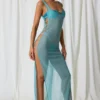 Robe longue Pacifica à découpes et détails perles, couleur turquoise Robe longue Pacifica à découpes et détails perles, couleur turquoise