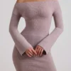 Robe longue à épaules dénudées en maille côtelée Terneigh, couleur taupe Robe longue à épaules dénudées en maille côtelée Terneigh, couleur taupe