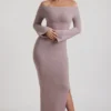 Robe longue à épaules dénudées en maille côtelée Terneigh, couleur taupe Robe longue à épaules dénudées en maille côtelée Terneigh, couleur taupe