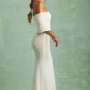 Robe longue à épaules dénudées Naia en bouclé blanc Robe longue à épaules dénudées Naia en bouclé blanc