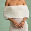 Robe longue à épaules dénudées Naia en bouclé blanc Robe longue à épaules dénudées Naia en bouclé blanc