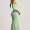 Robe longue à épaules dénudées Naia en bouclé, couleur menthe Robe longue à épaules dénudées Naia en bouclé, couleur menthe