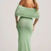 Robe longue à épaules dénudées Naia en bouclé, couleur menthe Robe longue à épaules dénudées Naia en bouclé, couleur menthe