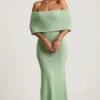Robe longue à épaules dénudées Naia en bouclé, couleur menthe Robe longue à épaules dénudées Naia en bouclé, couleur menthe