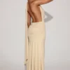 Robe longue plongeante à dos nu en jersey doux Navina, couleur Champagne Robe longue plongeante à dos nu en jersey doux Navina, couleur Champagne