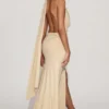 Robe longue plongeante à dos nu en jersey doux Navina, couleur Champagne Robe longue plongeante à dos nu en jersey doux Navina, couleur Champagne