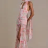 Robe longue Primrose Premium à détails de foulard, imprimé floral rose Robe longue Primrose Premium à détails de foulard, imprimé floral rose