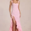 Robe longue à volants en dentelle Celira en rose pâle Robe longue à volants en dentelle Celira en rose pâle