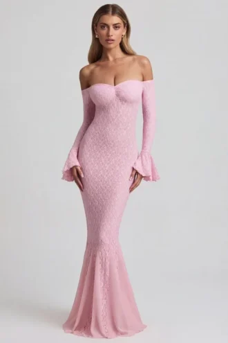 Robe longue à volants en dentelle et épaules dénudées Verena, rose pâle