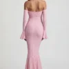 Robe longue à volants en dentelle et épaules dénudées Verena, rose pâle Robe longue à volants en dentelle et épaules dénudées Verena, rose pâle