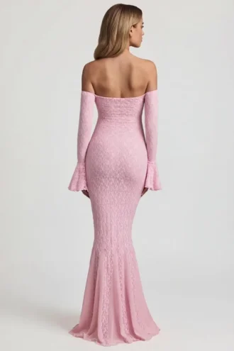 Robe longue à volants en dentelle et épaules dénudées Verena, rose pâle