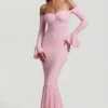 Robe longue à volants en dentelle et épaules dénudées Verena, rose pâle Robe longue à volants en dentelle et épaules dénudées Verena, rose pâle