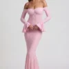 Robe longue à volants en dentelle et épaules dénudées Verena, rose pâle Robe longue à volants en dentelle et épaules dénudées Verena, rose pâle
